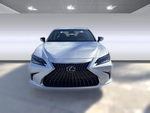 2025 Lexus ES 300h Luxury