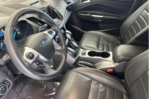 White Platinum Metallic Tri-Coat 2015 Ford Escape SE
