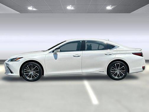 2022 Lexus ES 300h Base