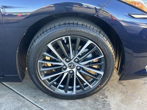 2025 Lexus ES 350 Base