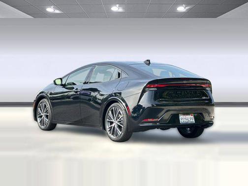 2025 Toyota Prius XLE