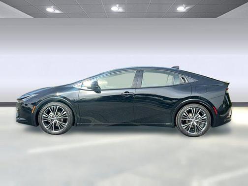 2025 Toyota Prius XLE