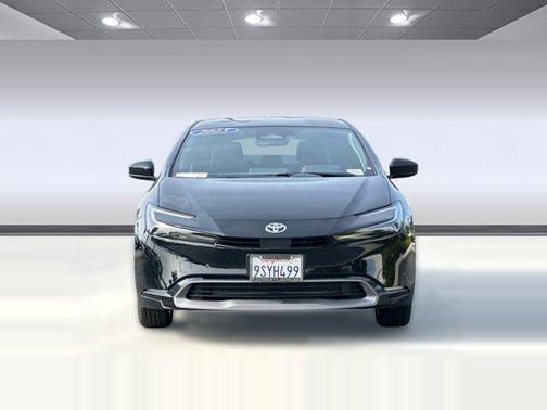 2025 Toyota Prius XLE