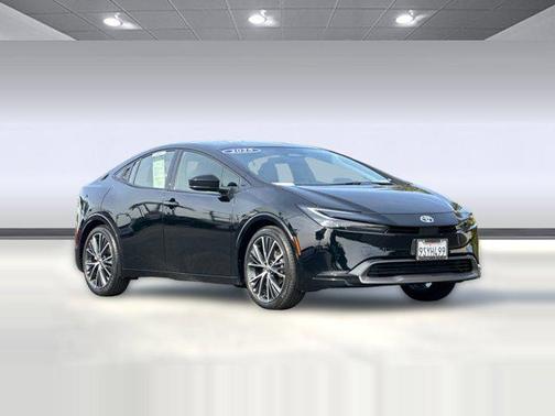 2025 Toyota Prius XLE