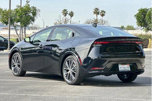 2025 Toyota Prius XLE