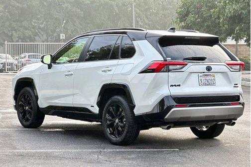 2023 Toyota RAV4 Hybrid SE