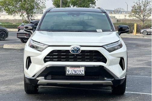 2023 Toyota RAV4 Hybrid SE