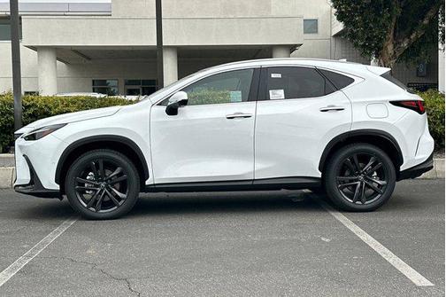 2026 Lexus NX 450h+ Luxury