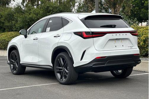 2026 Lexus NX 450h+ Luxury