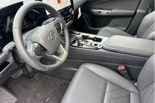 2026 Lexus NX 450h+ Luxury