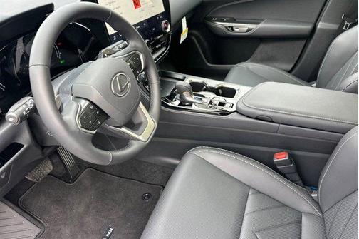 2026 Lexus NX 450h+ Luxury