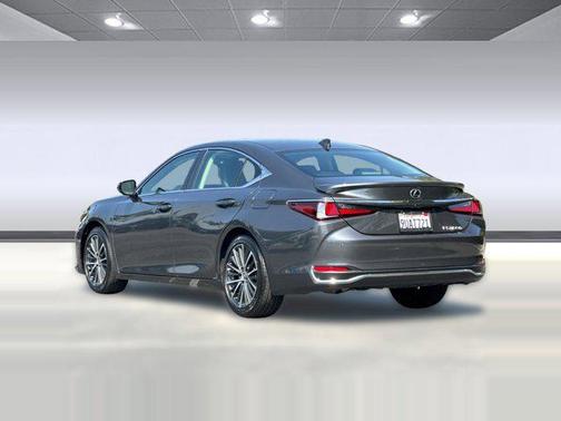 2025 Lexus ES 300h Base
