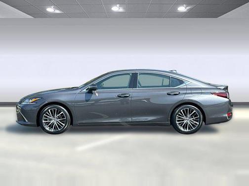 2025 Lexus ES 300h Base