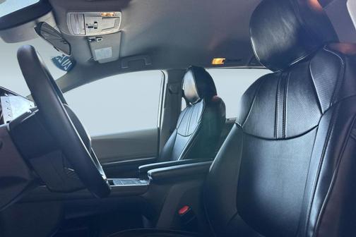Ice Cap 2023 Toyota Sienna LE