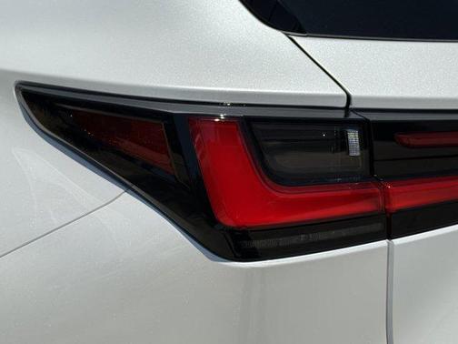 2025 Lexus NX 350h Premium