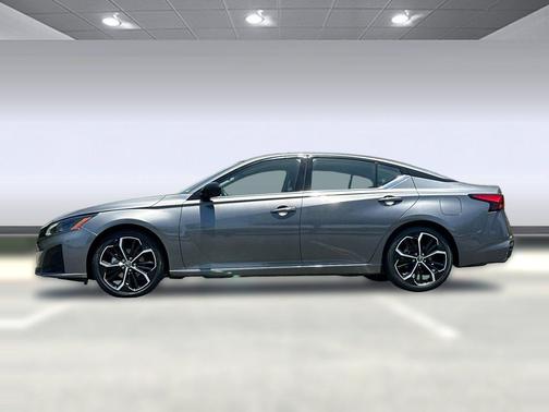 Gun Metallic 2024 Nissan Altima SR FWD