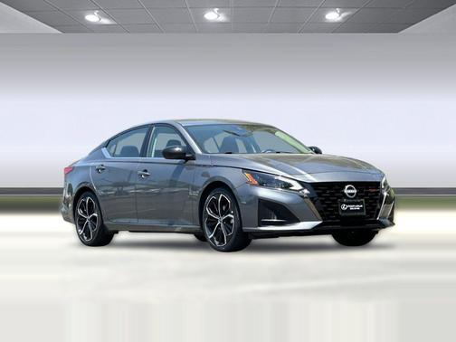 Gun Metallic 2024 Nissan Altima SR FWD