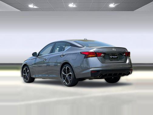 Gun Metallic 2024 Nissan Altima SR FWD