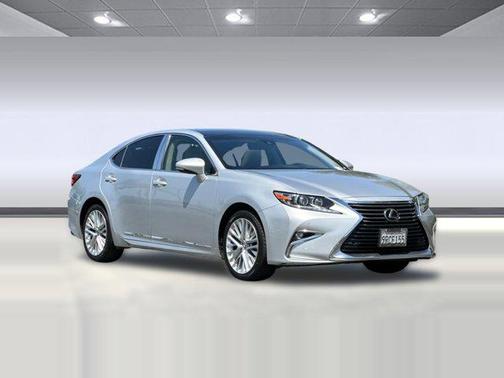 Silver 2016 Lexus ES 350 Base