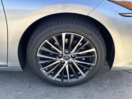 2025 Lexus ES 350 Base