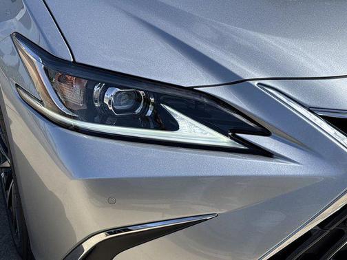 2025 Lexus ES 350 Base