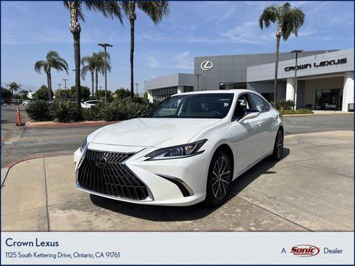 2025 Lexus ES 300h Base