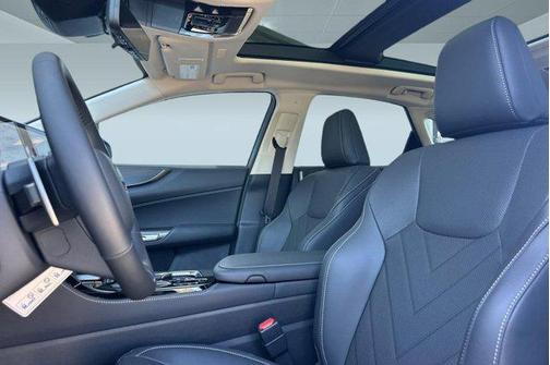 2026 Lexus NX 450h+ Luxury