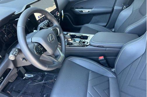 2026 Lexus NX 450h+ Luxury