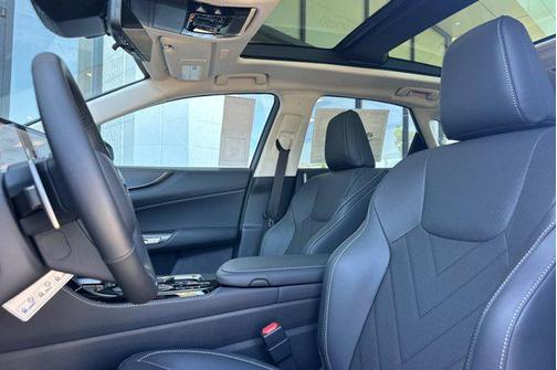 2026 Lexus NX 450h+ Luxury