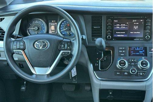 2019 Toyota Sienna LE