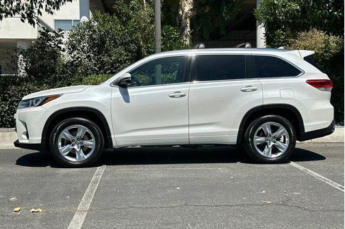 2017 Toyota Highlander Limited