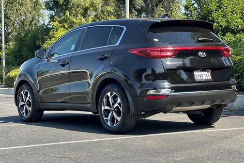 Black Cherry 2022 Kia Sportage LX