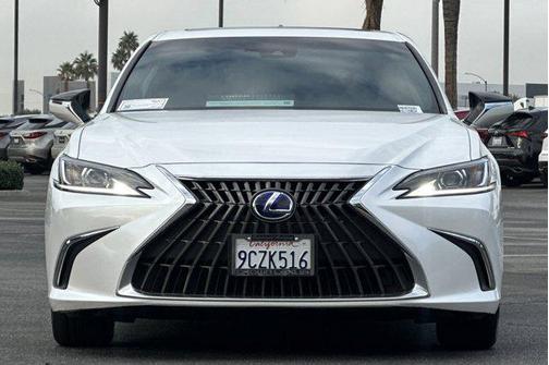 2022 Lexus ES 300h Base