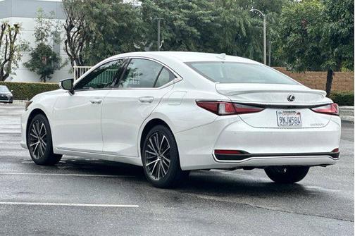 2024 Lexus ES 300h Base