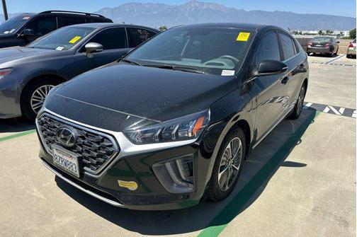 2022 Hyundai IONIQ Plug-In Hybrid SEL