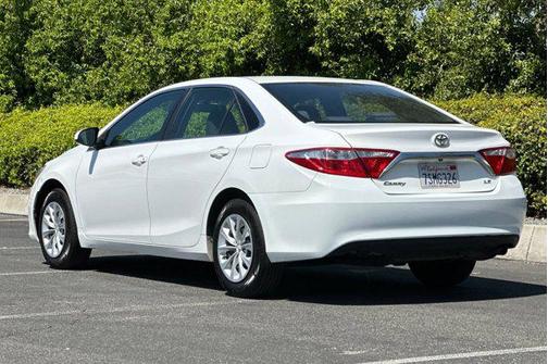 Misty Beige Metallic 2016 Hyundai Accent SE