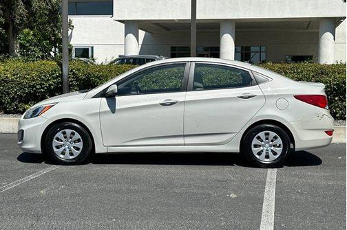 Misty Beige Metallic 2016 Hyundai Accent SE