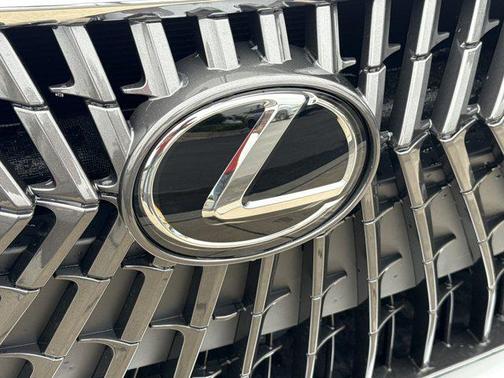 2025 Lexus ES 300h Base