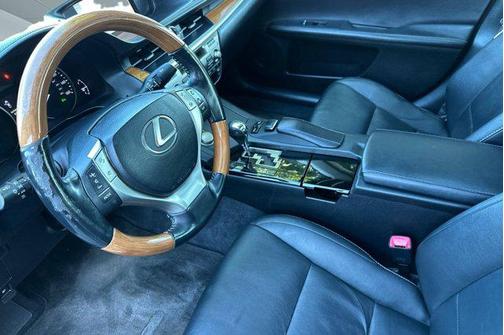 2013 Lexus ES 300h Base
