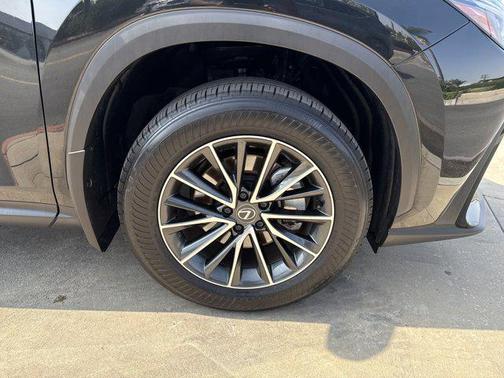 2025 Lexus NX 350h Premium