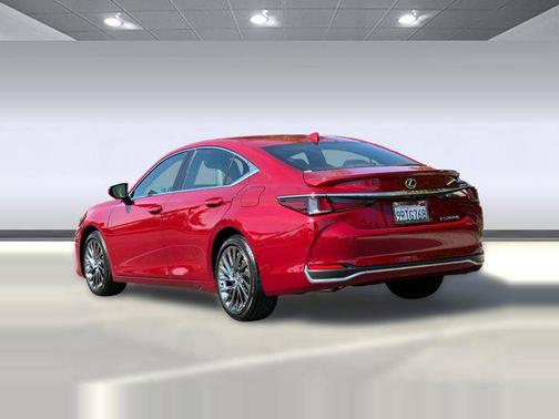 2025 Lexus ES 300h Luxury