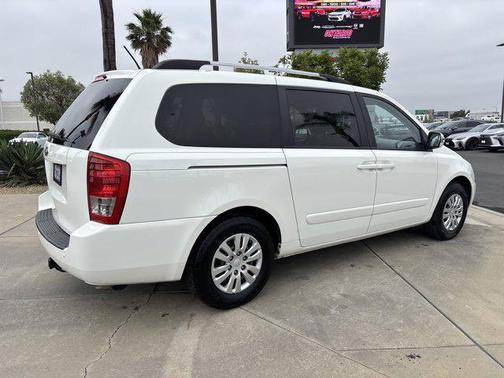 2012 Kia Sedona LX