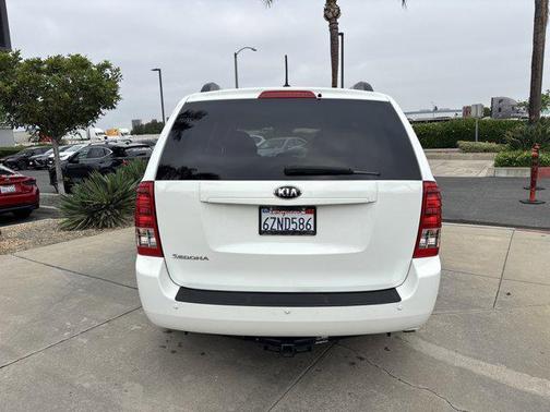 2012 Kia Sedona LX