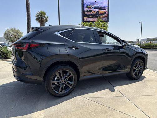 2025 Lexus NX 450h+ Luxury