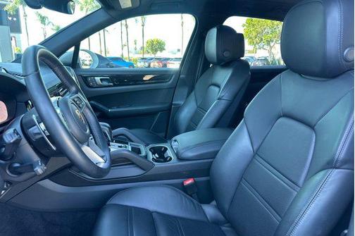 2022 Porsche Cayenne Platinum Edition