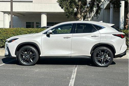 2025 Lexus NX 450h+ Luxury