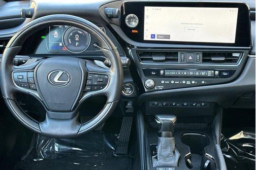 2024 Lexus ES 300h Luxury