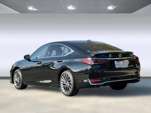 2024 Lexus ES 300h Luxury