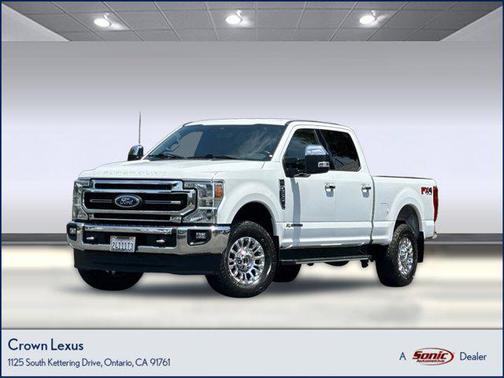 Oxford White 2022 Ford F-250 Lariat