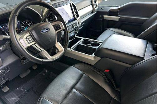 Oxford White 2022 Ford F-250 Lariat